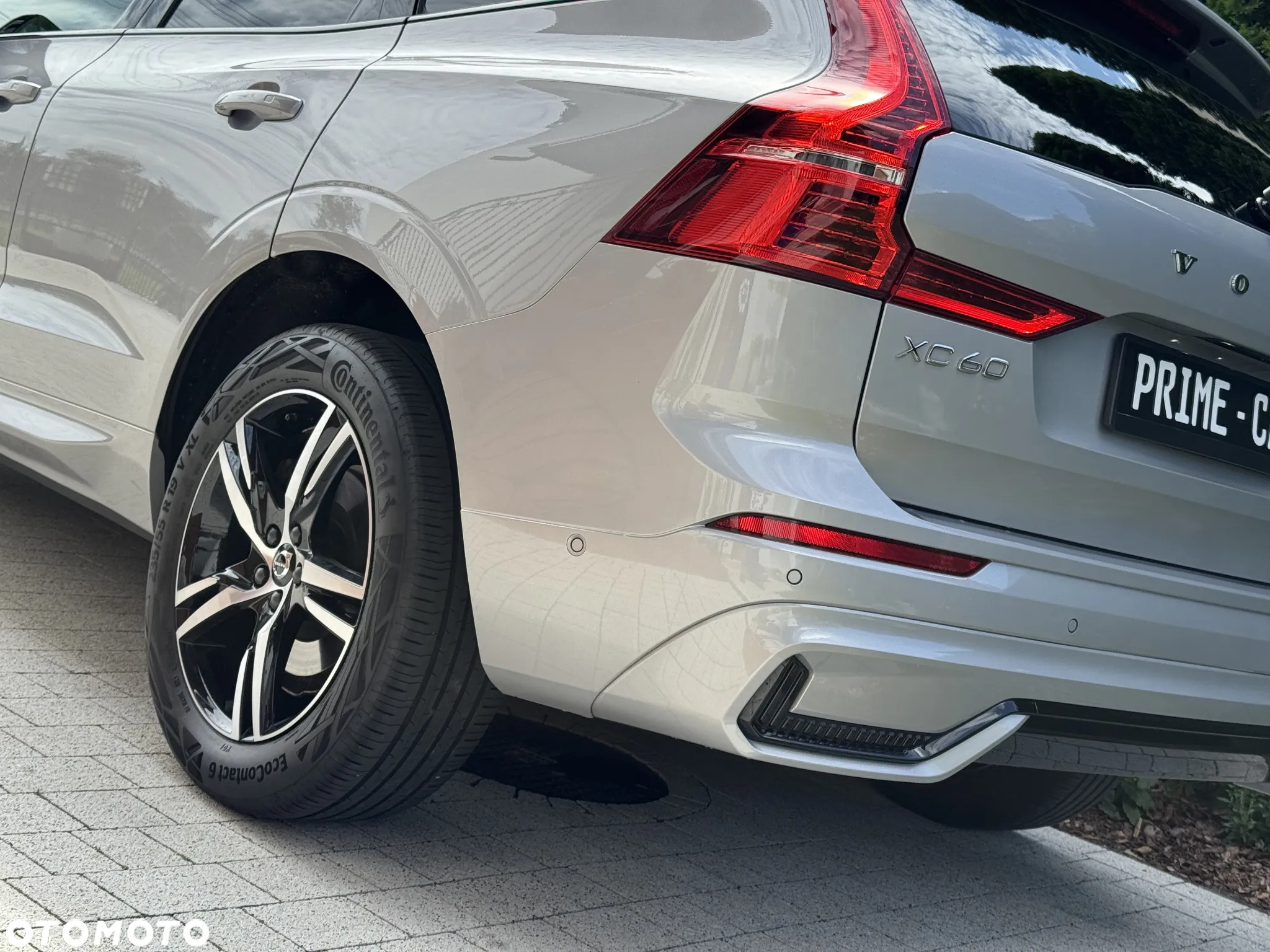 Volvo XC 60 B4 D Plus Dark - 36