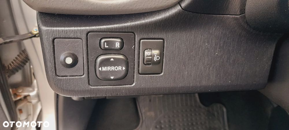 Toyota Yaris - 17