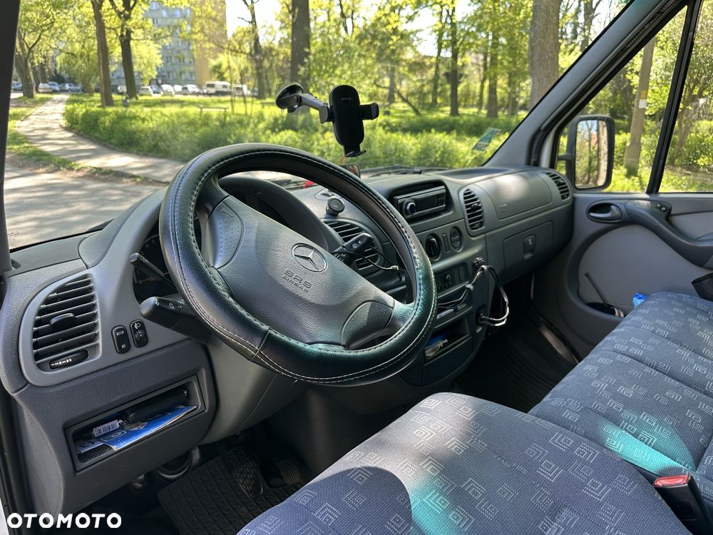 Mercedes-Benz Sprinter - 13
