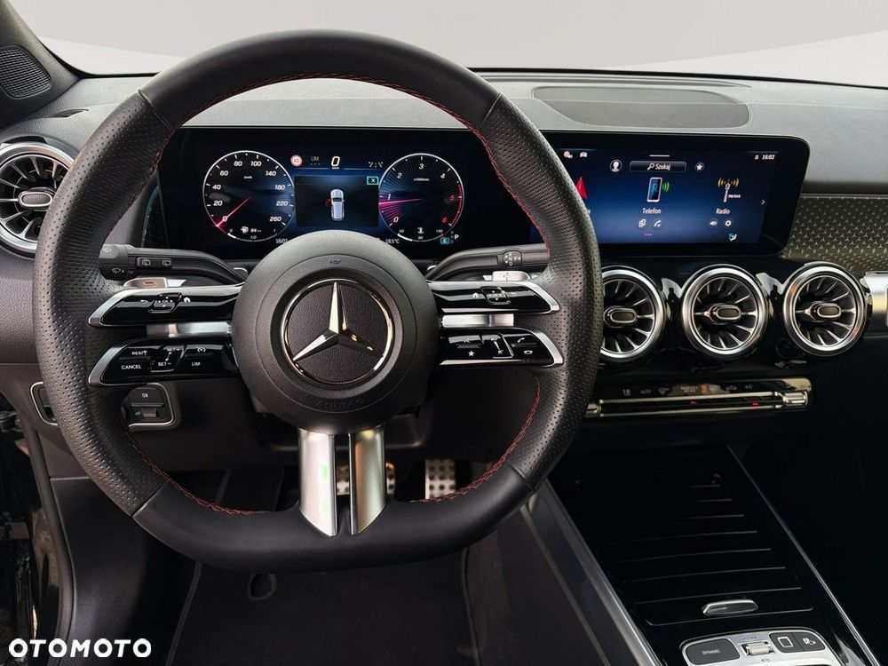 Mercedes-Benz GLB - 13