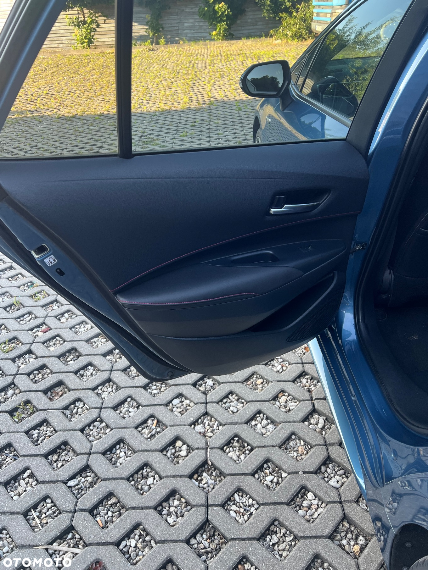 Toyota Corolla 2.0 Hybrid Touring Sports Team Deutschland - 16