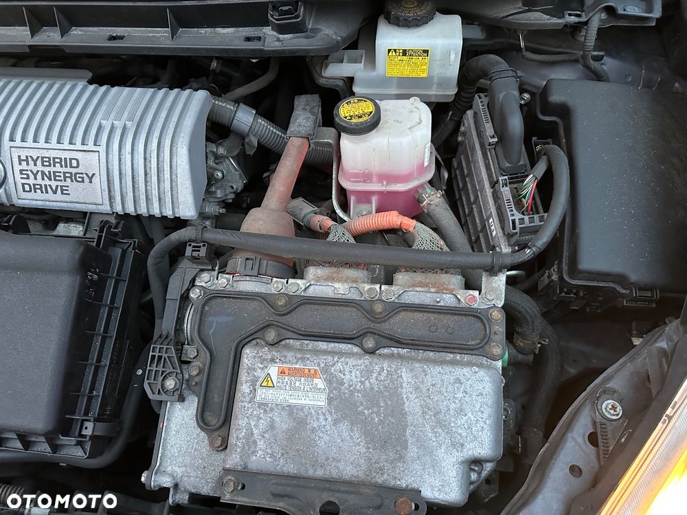 Toyota Prius+ ver--hybrid-sol - 33
