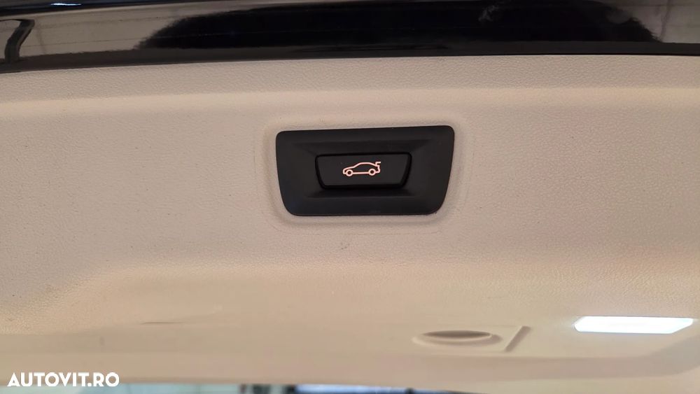 BMW Seria 3 318d Aut. Advantage - 28