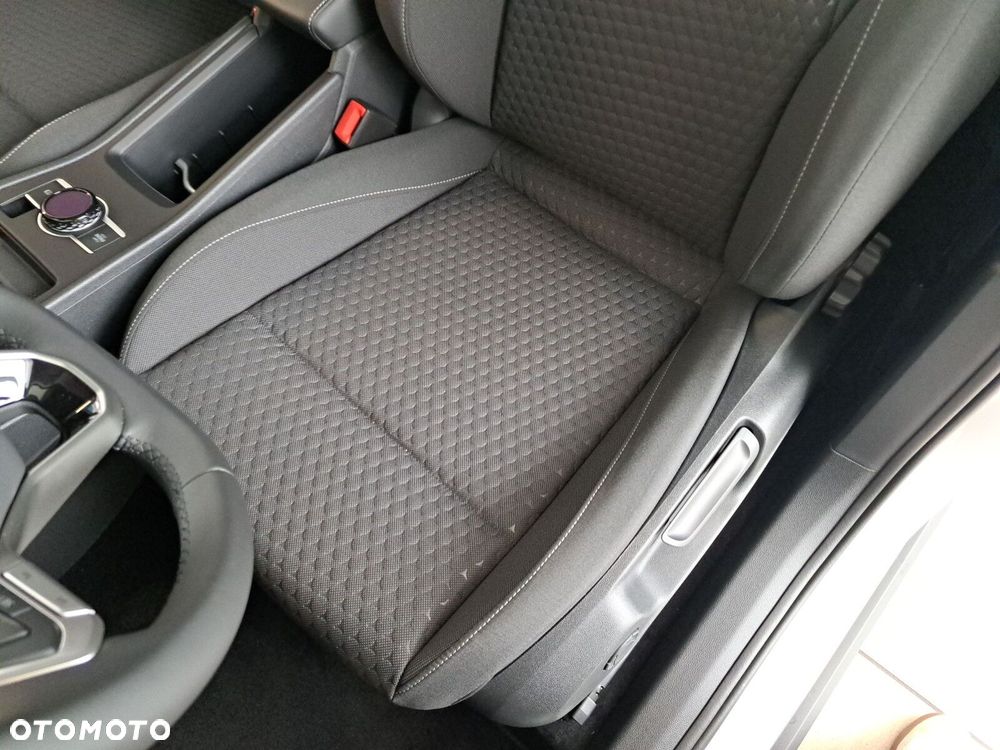 Volkswagen T-Roc - 12
