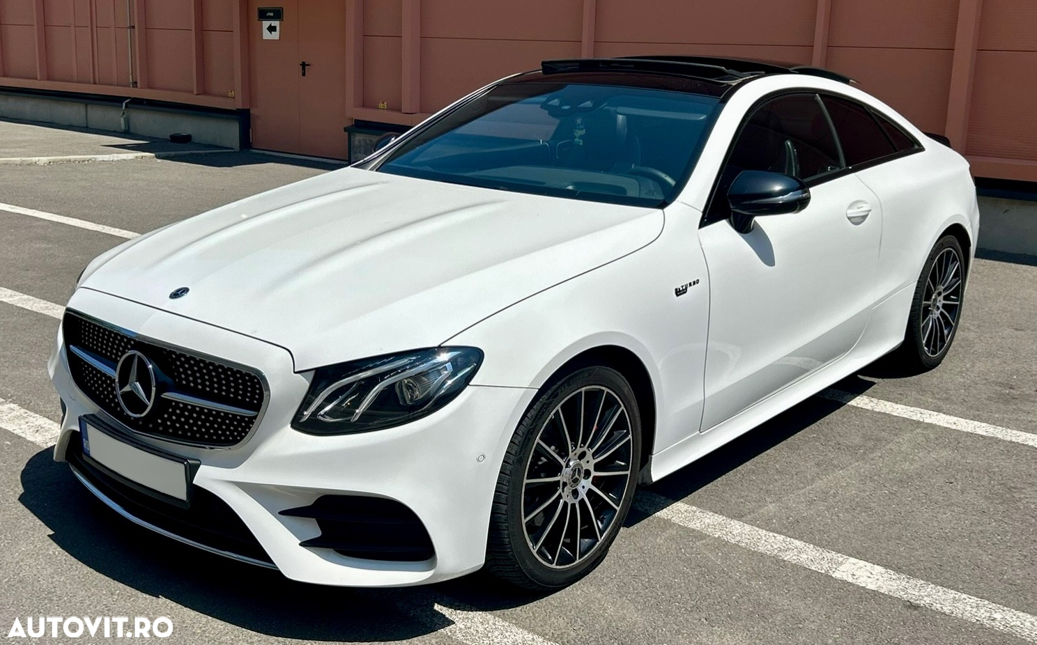 Mercedes-Benz E 220 d Coupe 9G-TRONIC AMG Line - 12