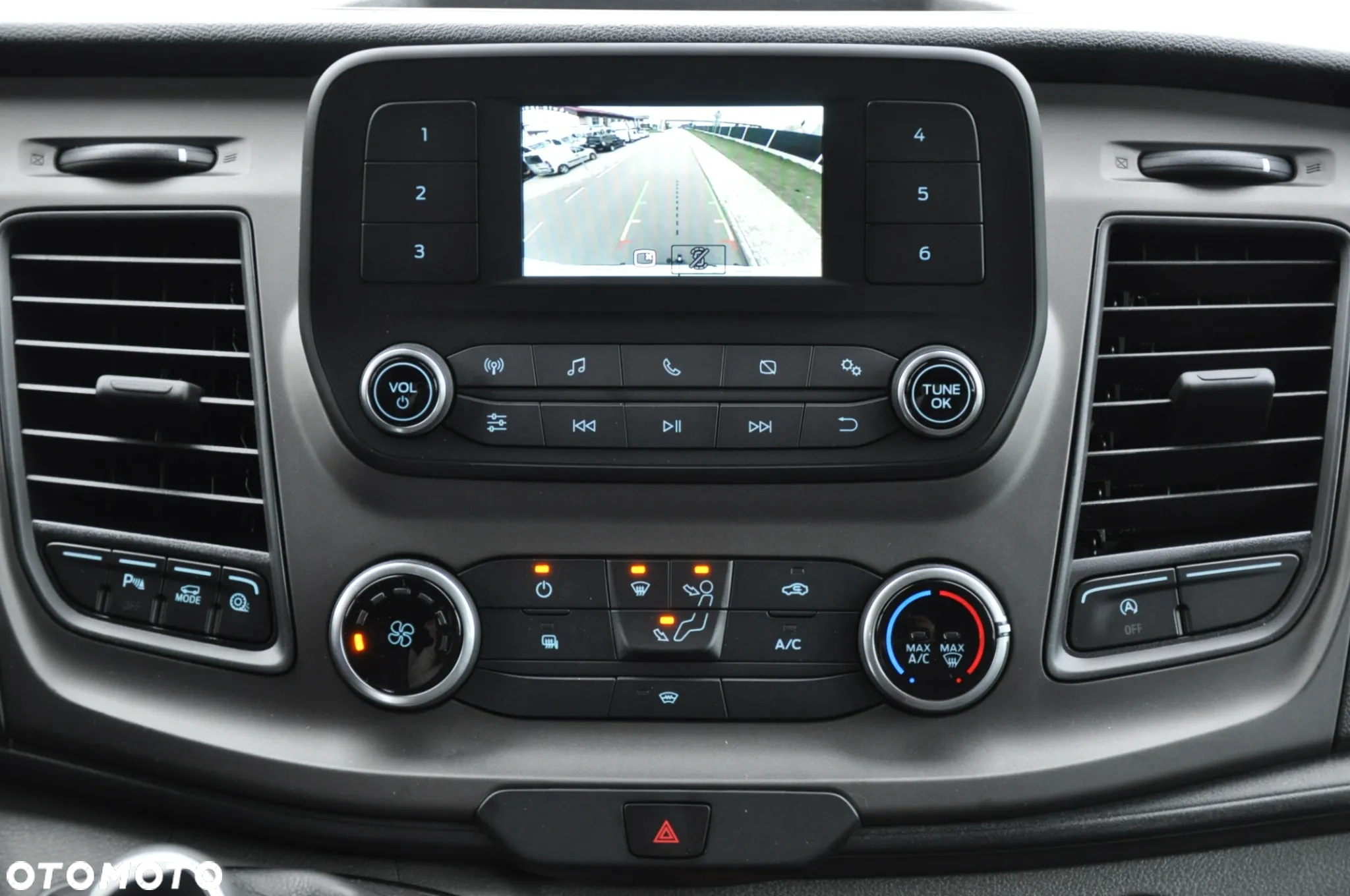 Ford TRANSIT L3H2 DCiV RWD TREND 7os BRYGADOWY FABRYCZNIE NOWY DOSTĘPNY OD RĘKI NA GWARANCJI - 30