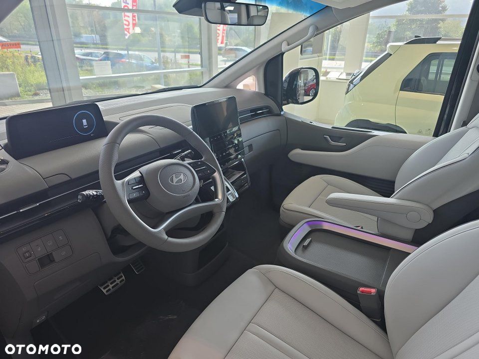 Hyundai Staria - 7