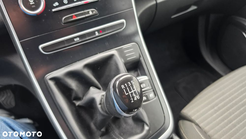 Renault Scenic ENERGY TCe 115 INTENS - 23