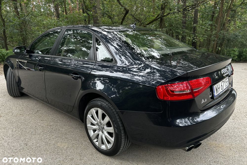 Audi A4 Limousine - 10