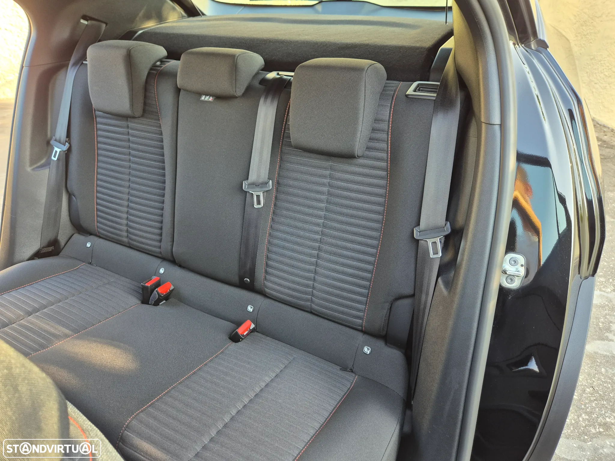 Peugeot 2008 1.2 PureTech Active Pack - 39