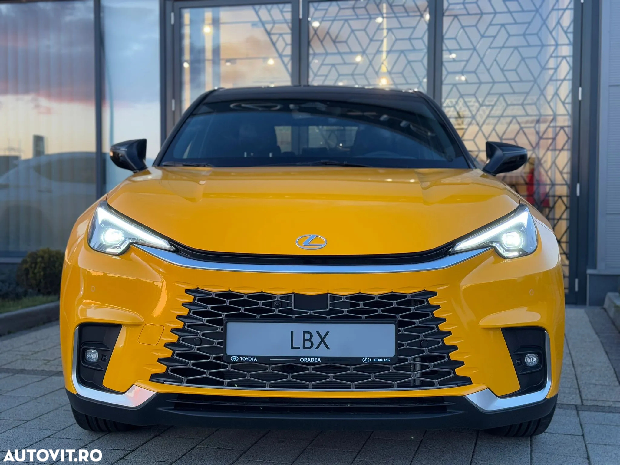 Lexus LBX 1.5 HEV 4x2 CVT Cool - 4