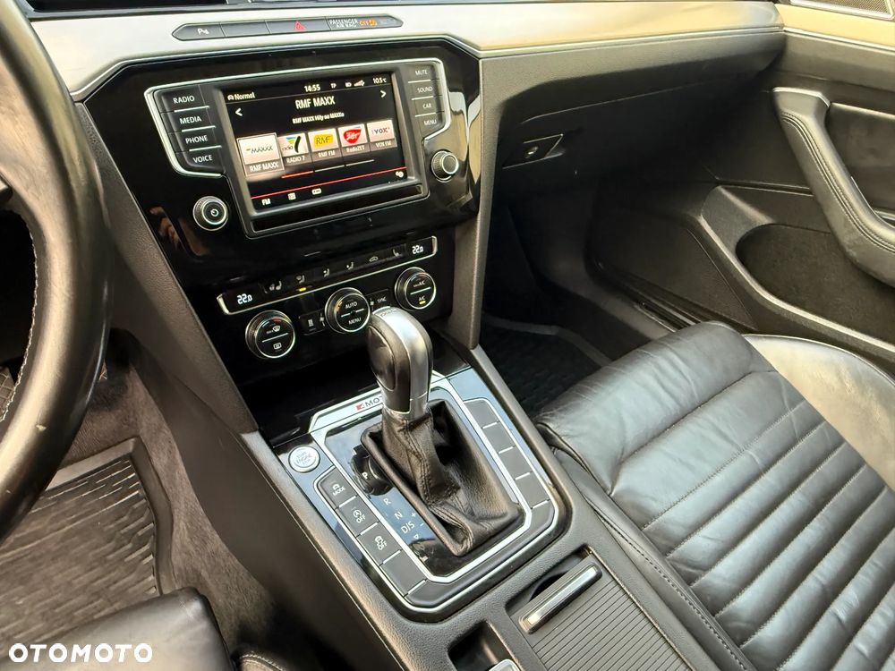 Volkswagen Passat Variant 2.0 TDI SCR DSG 4Motion Business - 15
