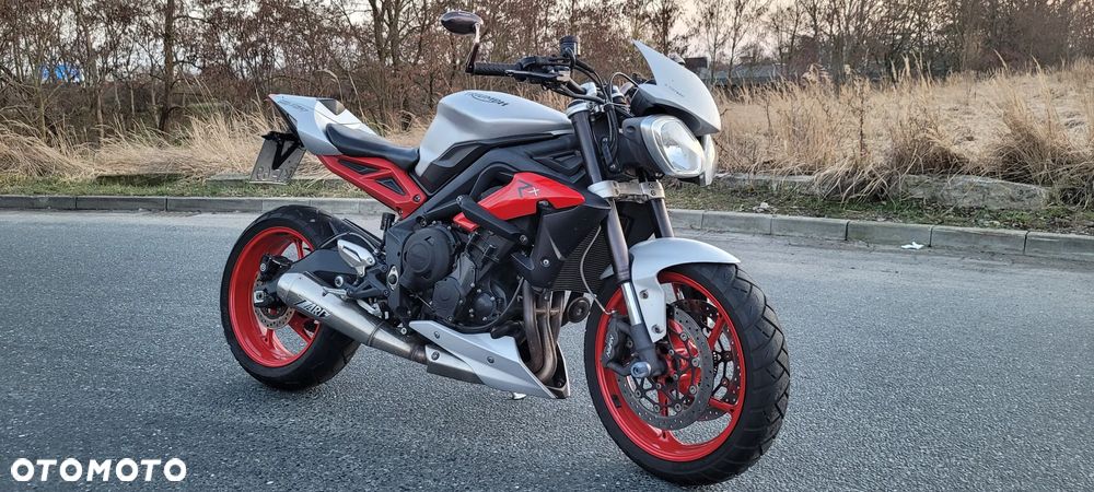 Triumph Street Triple - 10