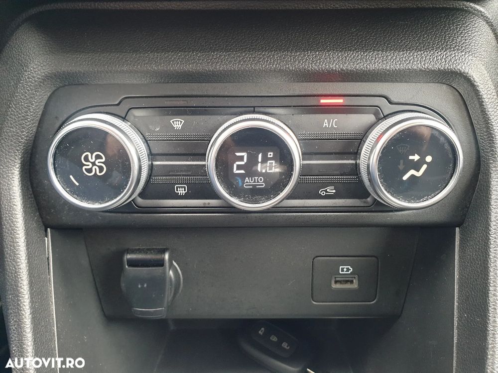 Dacia Logan TCe 90 MT6 Prestige - 28