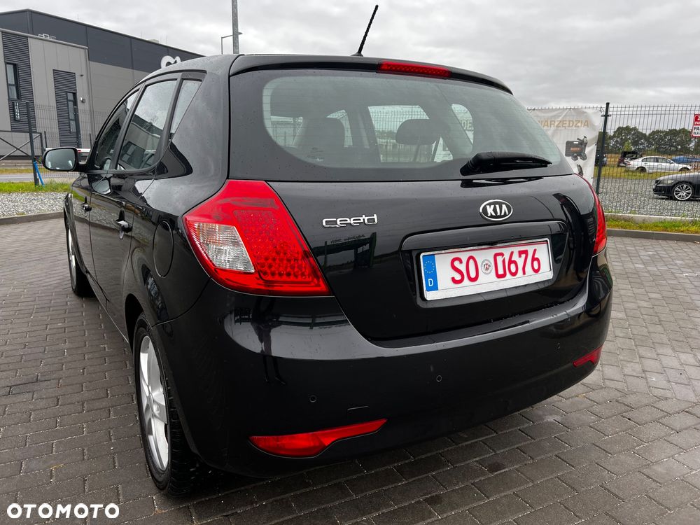 Kia Ceed - 4