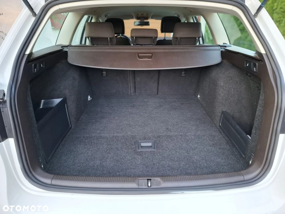 Volkswagen Passat 2.0 TDI DPF DSG Comfortline - 10