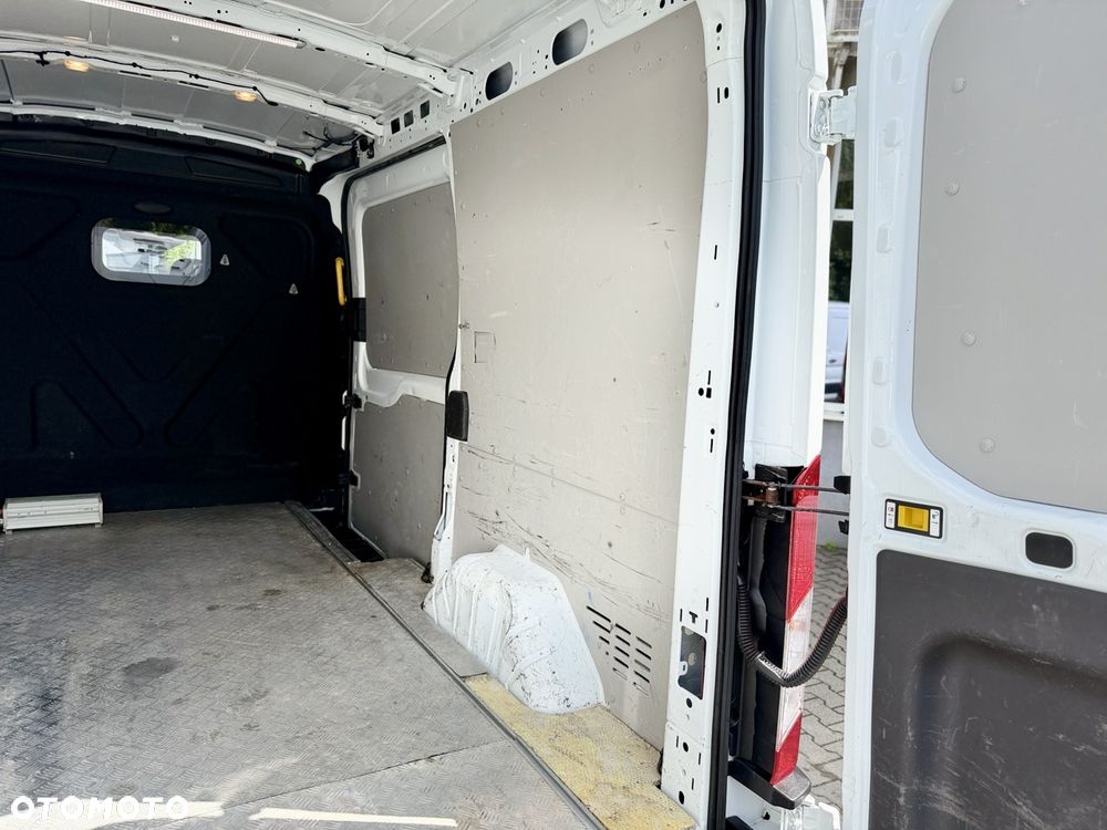 Ford Transit - 25