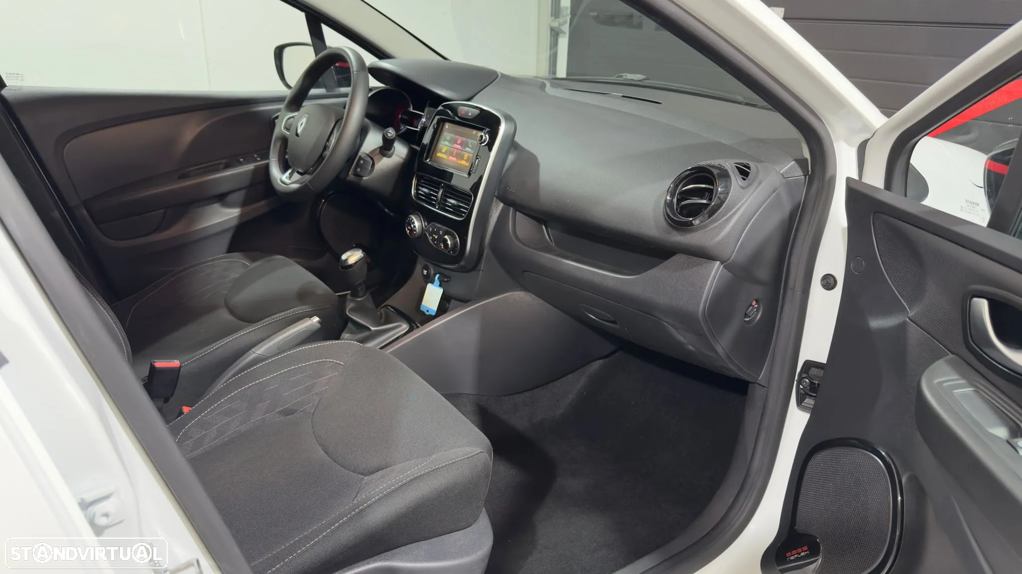 Renault Clio 0.9 TCe Limited - 11