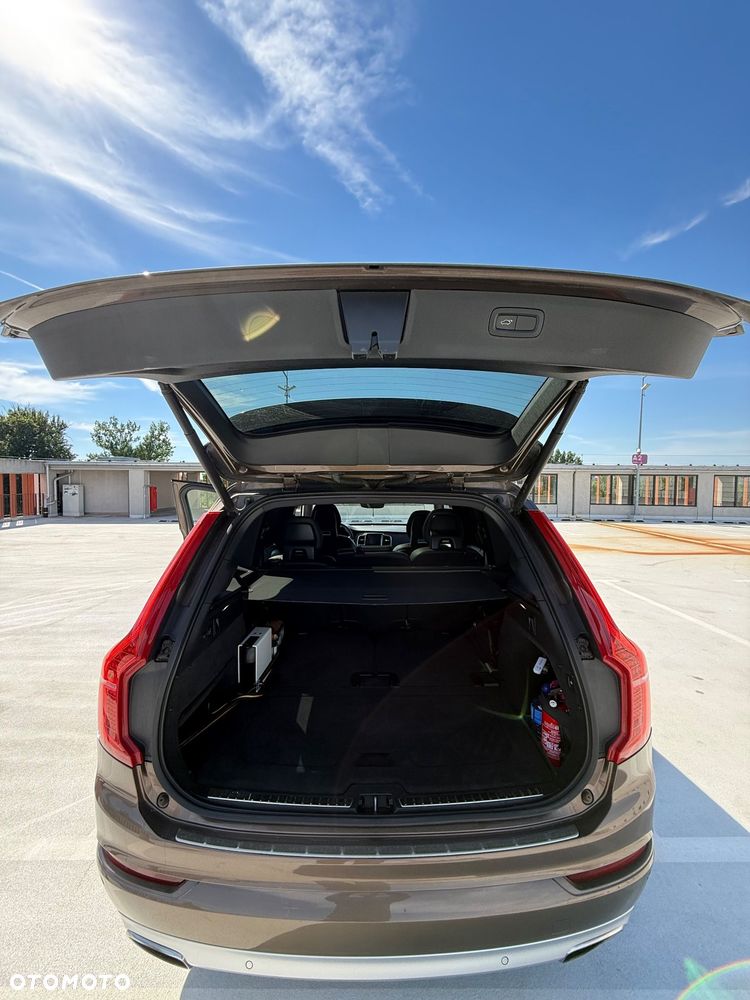 Volvo XC 90 D5 AWD Momentum - 10