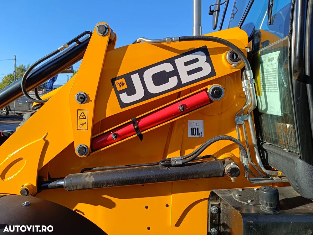 JCB 3CX - 7