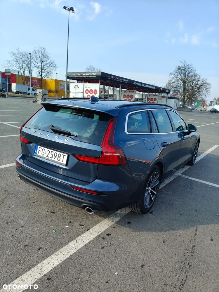 Volvo V60 B3 B DKG Momentum - 7