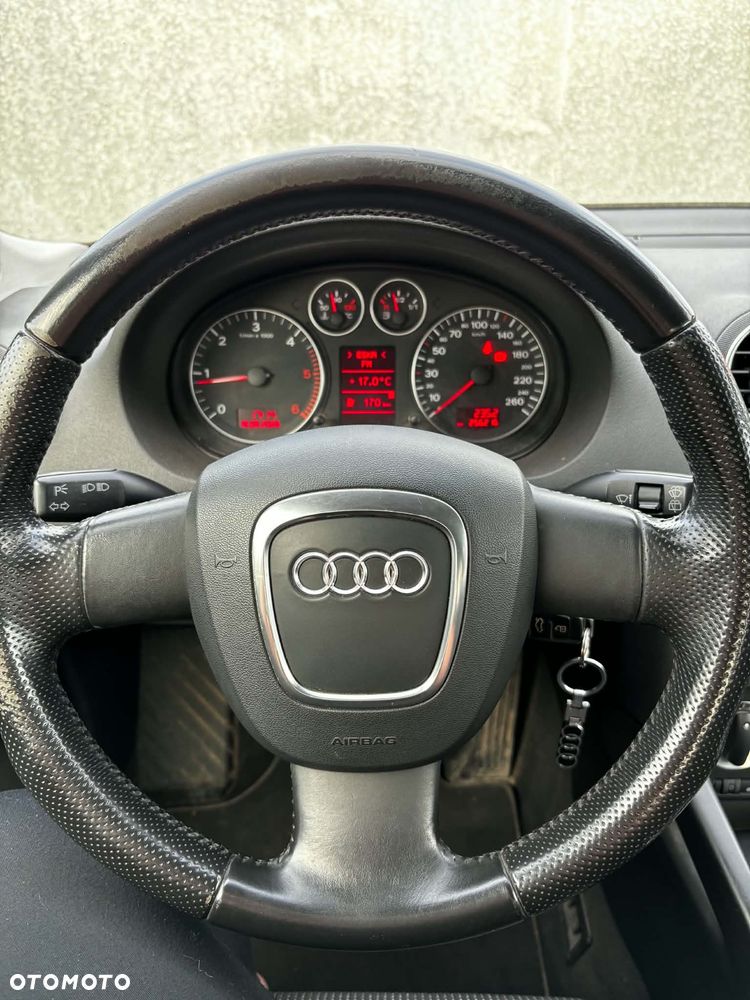 Audi A3 Sportback 2.0 TDI DPF Ambiente - 24