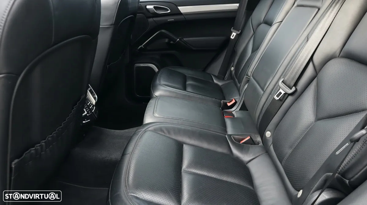 Porsche Cayenne S - 37