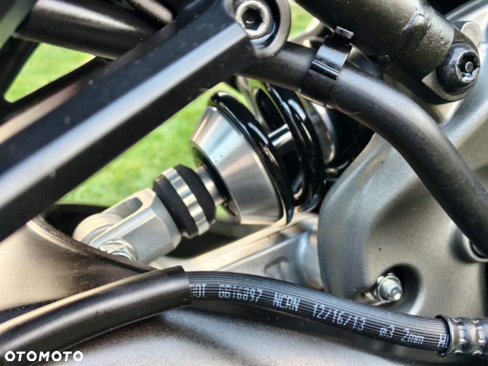 Yamaha MT - 27