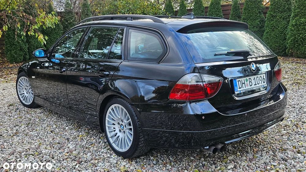 BMW Seria 3 325i Touring - 9