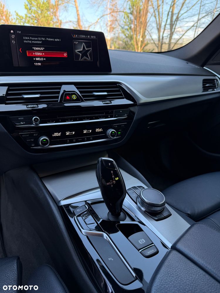 BMW Seria 5 520d xDrive Sport Line - 12