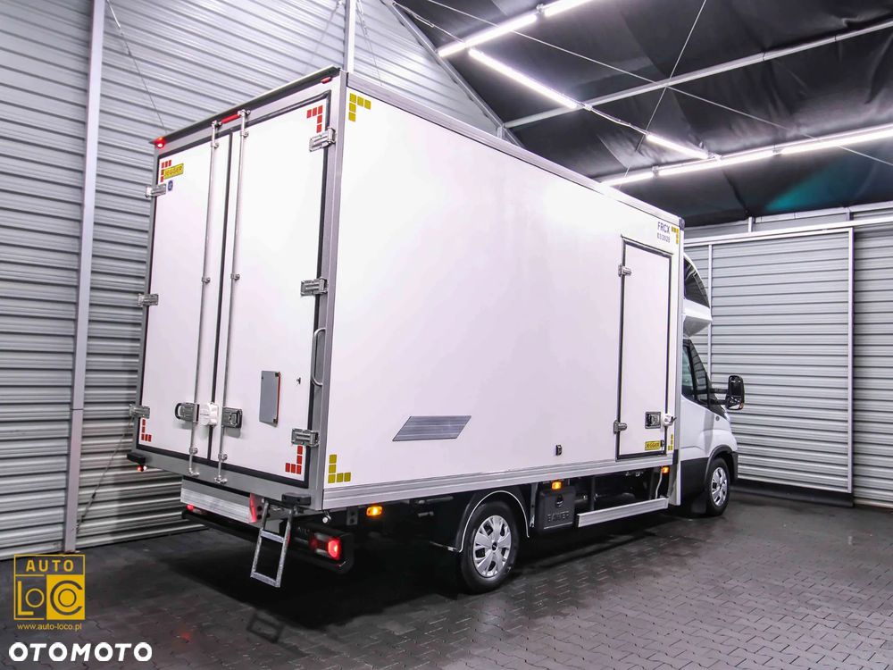 Iveco DAILY CHŁODNIA + MROŹNIA + AGREGAT x 2 + AUTOMAT - 3