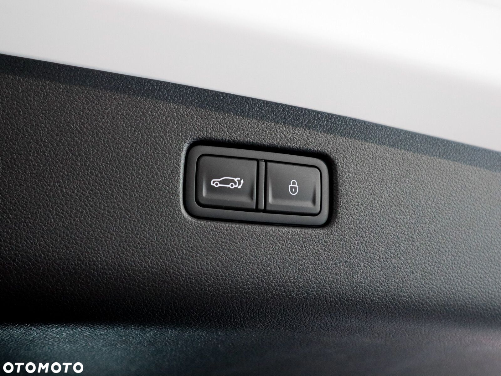 Genesis GV70 2.5T AWD AT8 Luxury Line - 16