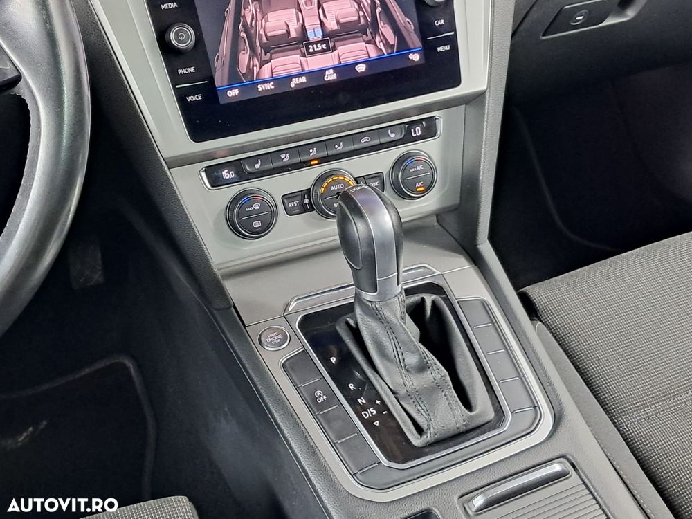 Volkswagen Passat - 22