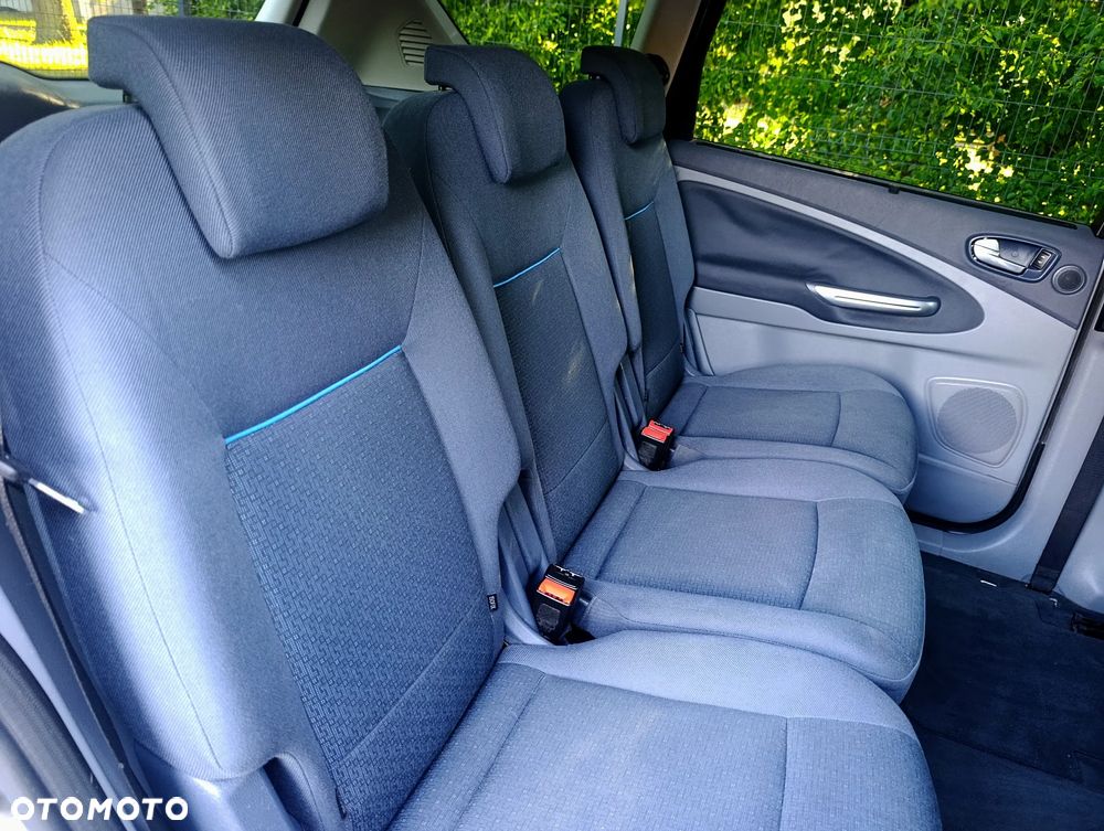 Ford S-Max - 19