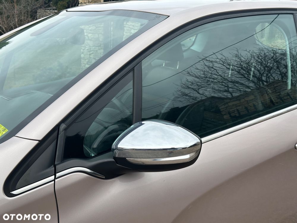 Peugeot 208 95 VTI Allure - 9