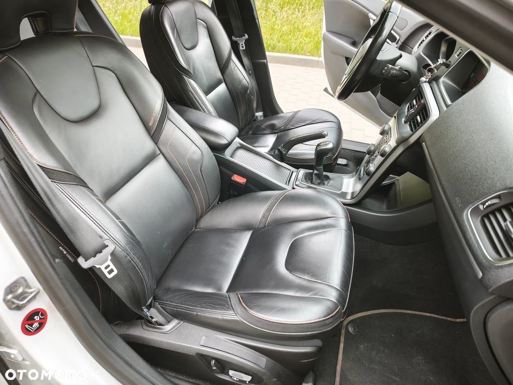 Volvo V40 D4 Drive-E Ocean Race - 5