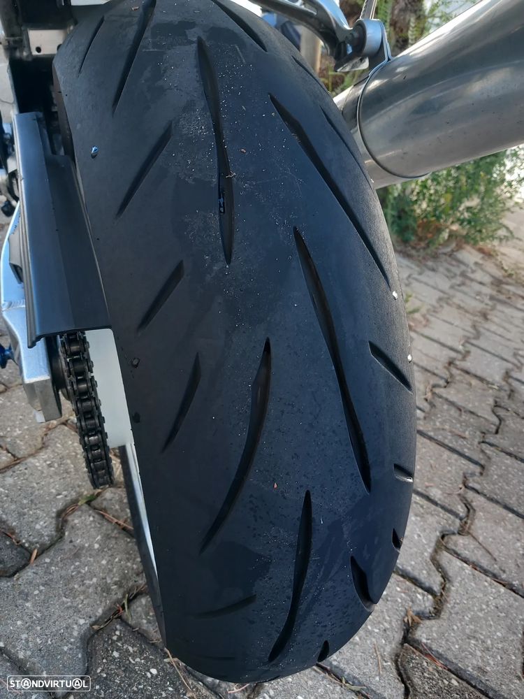 Suzuki GSX-R K1 - 7