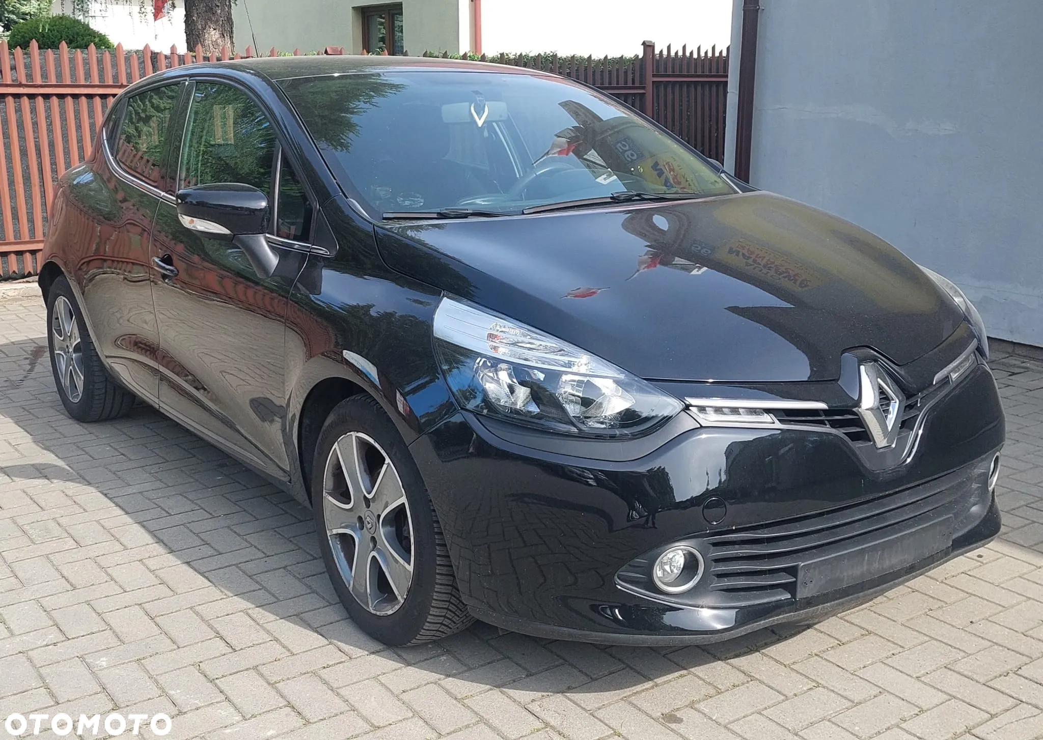Renault Clio 1.2 16V 75 Life - 9