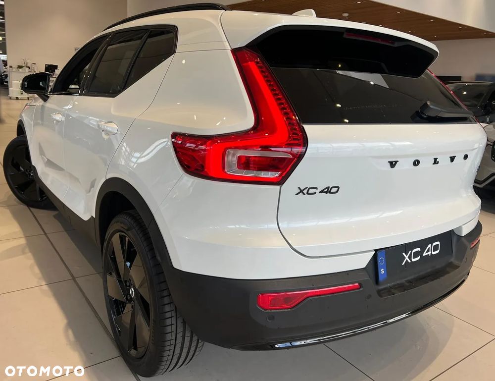 Volvo XC 40 B4 AWD Ultimate Dark - 15