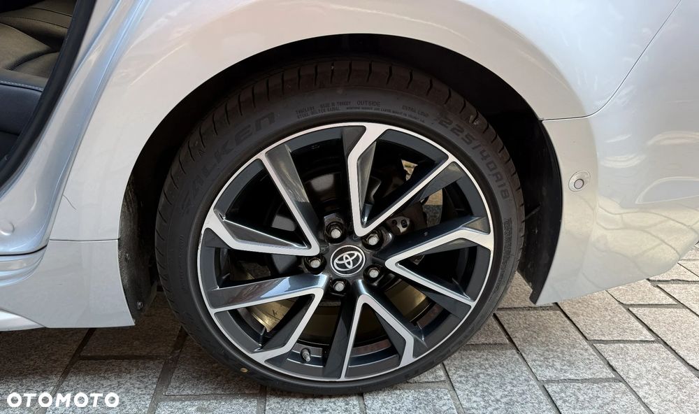 Toyota Corolla 2.0 Hybrid Executive - 17