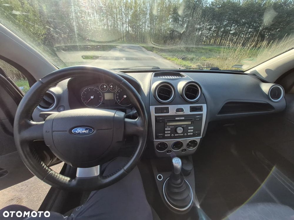 Ford Fiesta 1.4 Trend - 23