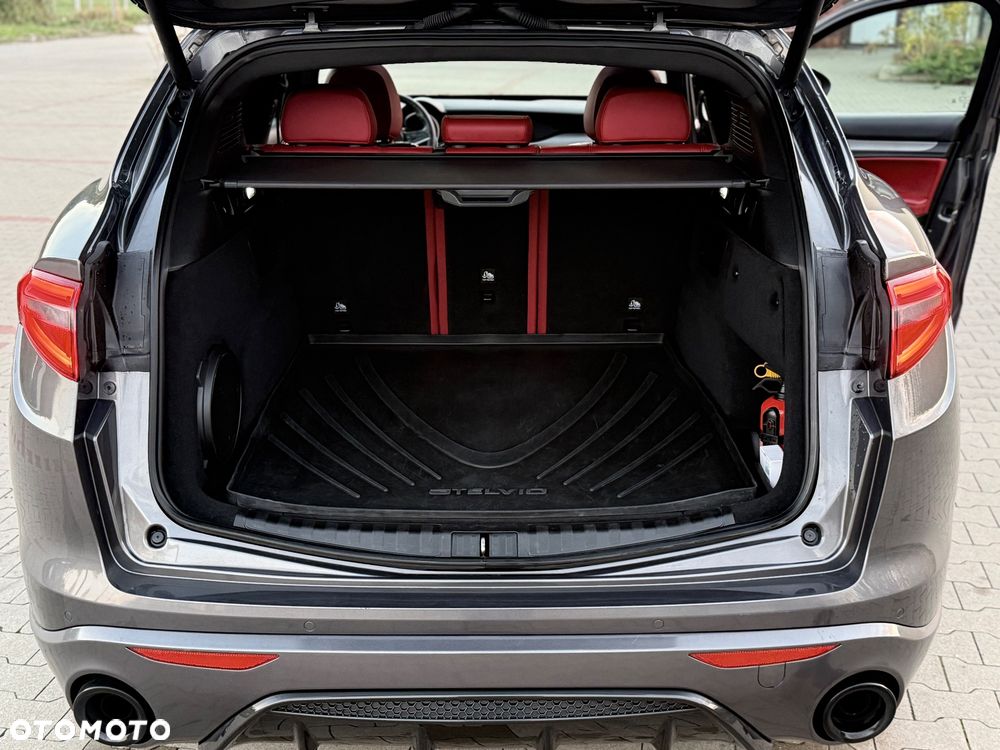 Alfa Romeo Stelvio 2.0 Turbo Veloce TI Q4 - 23