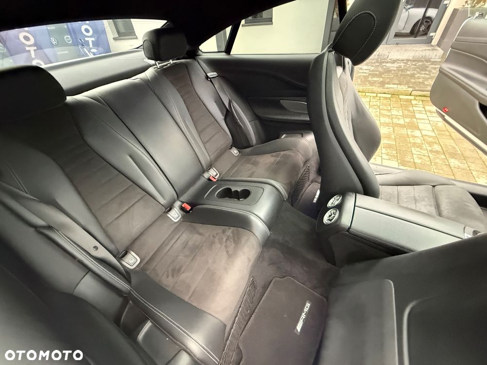 Mercedes-Benz Klasa E 220 d 4-Matic 9G-TRONIC - 32