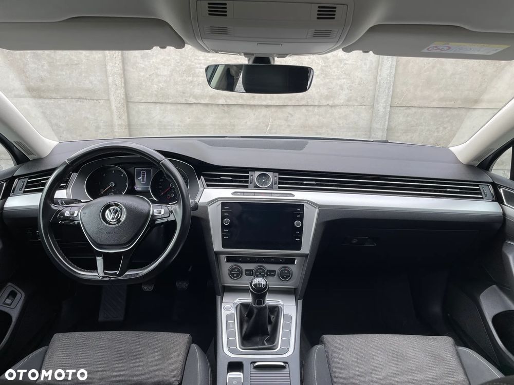 Volkswagen Passat - 23