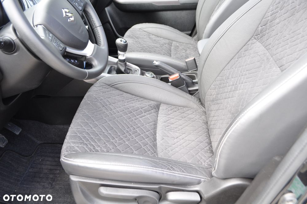 Suzuki Vitara 1.4 Boosterjet Hybrid Comfort+ - 33