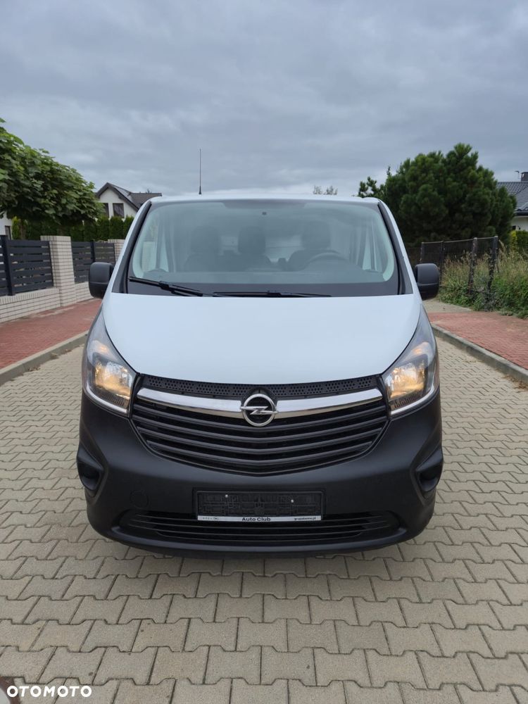Opel Vivaro 2017r LONG 180tys km webasto super stan - 2