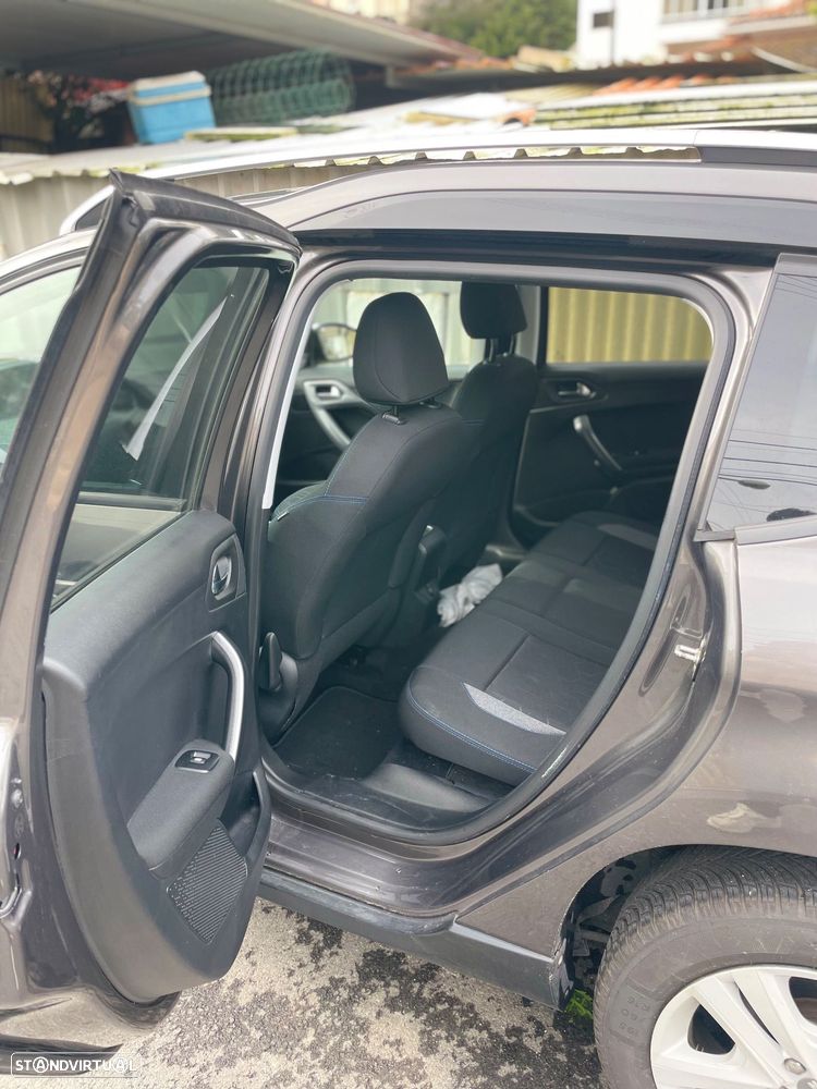 Peugeot 2008 PureTech 130 Allure - 6