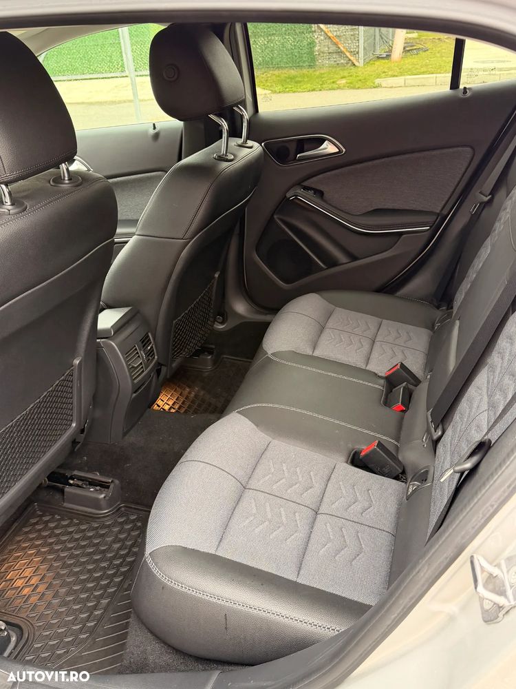 Mercedes-Benz GLA 220 4MATIC - 8