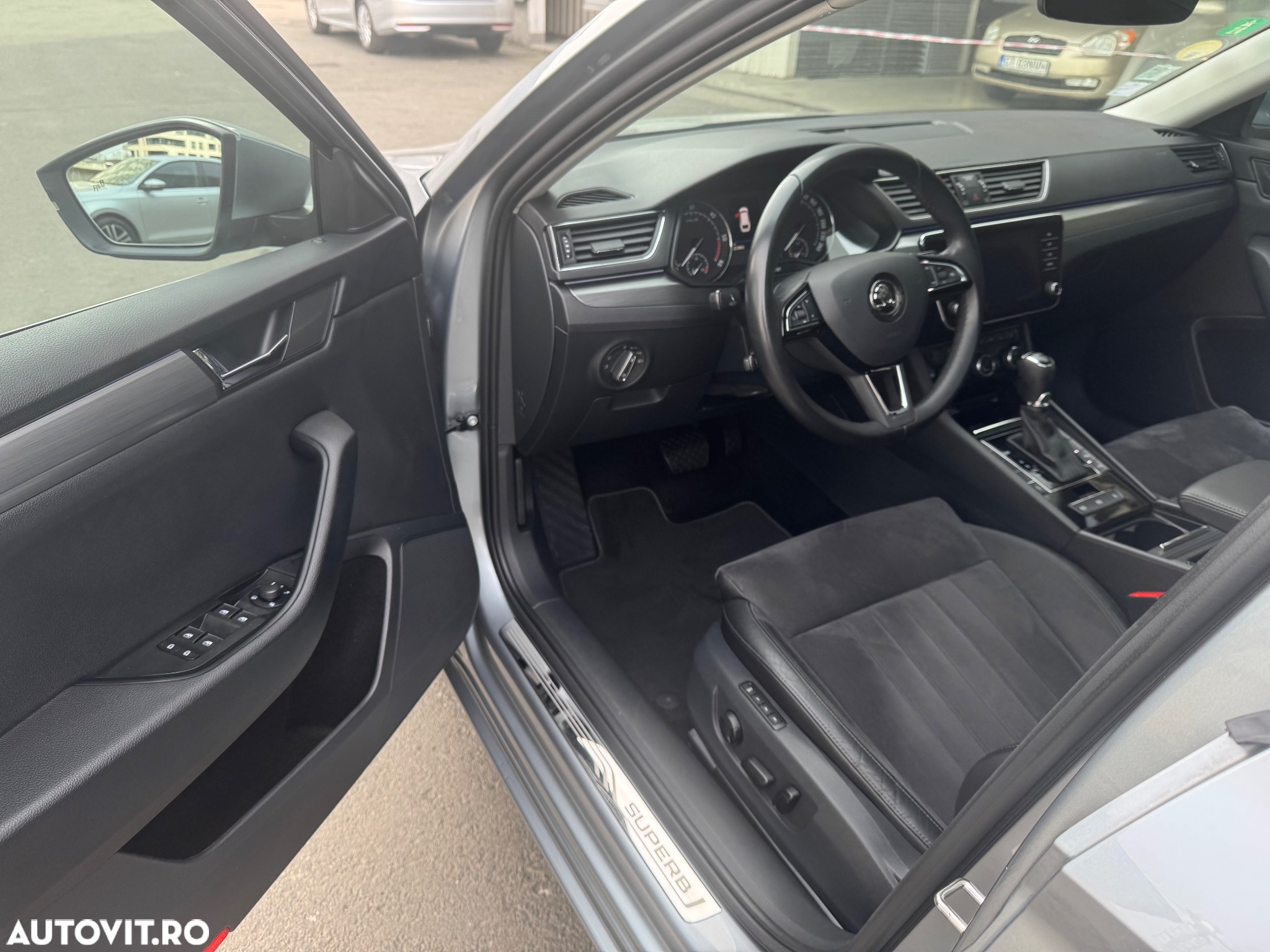 Skoda Superb Combi 2.0 TDI DSG Premium Edition - 6