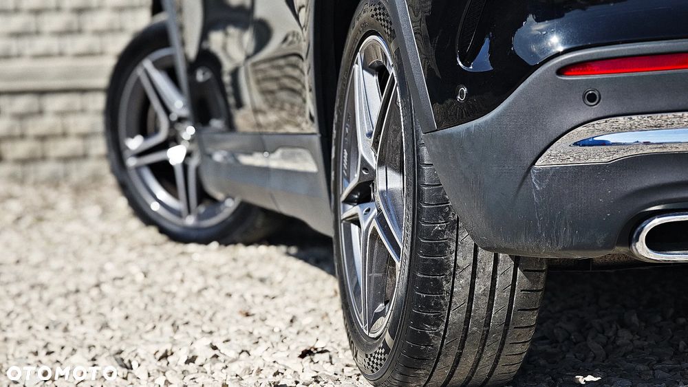 Mercedes-Benz GLA 200 d 8G-DCT AMG Line - 12